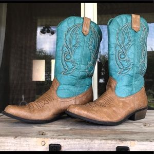Coconuts: Turquoise Boots 💕